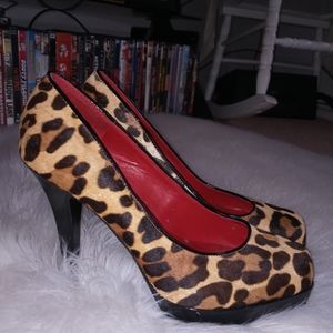 Nine West cheetah print heals